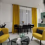 Habitat Lobby - Modern Penthouse With Private Parking アパート