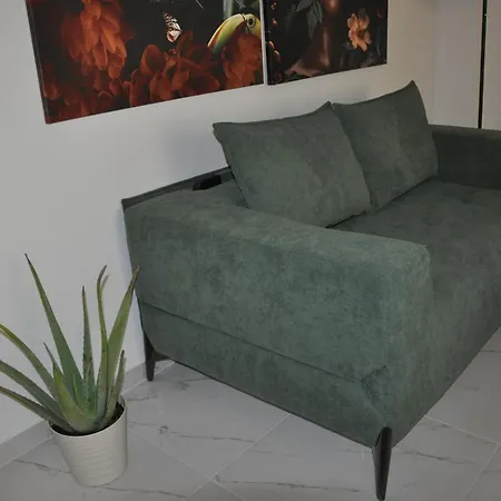 Habitat Lobby - Modern Penthouse With Private Parking *
