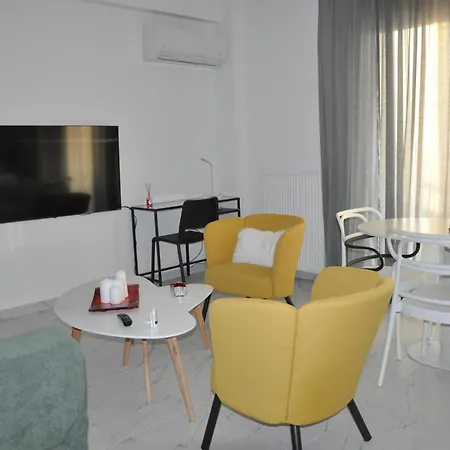 Habitat Lobby - Modern Penthouse With Private Parking アパート Tríkala