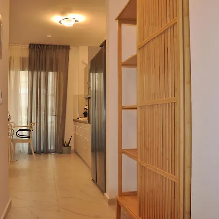 Apartment Habitat Lobby