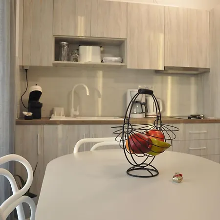 Apartment Habitat Lobby *