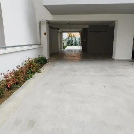 Habitat Lobby Apartment *