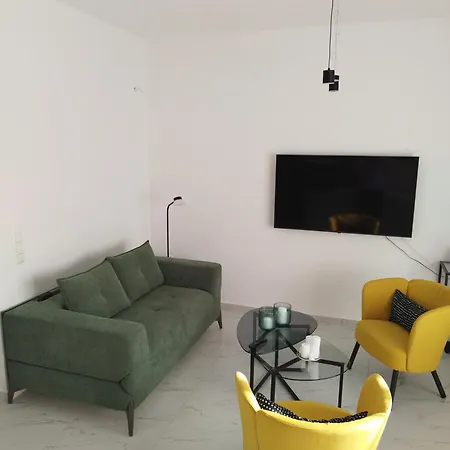 Habitat Lobby Apartment